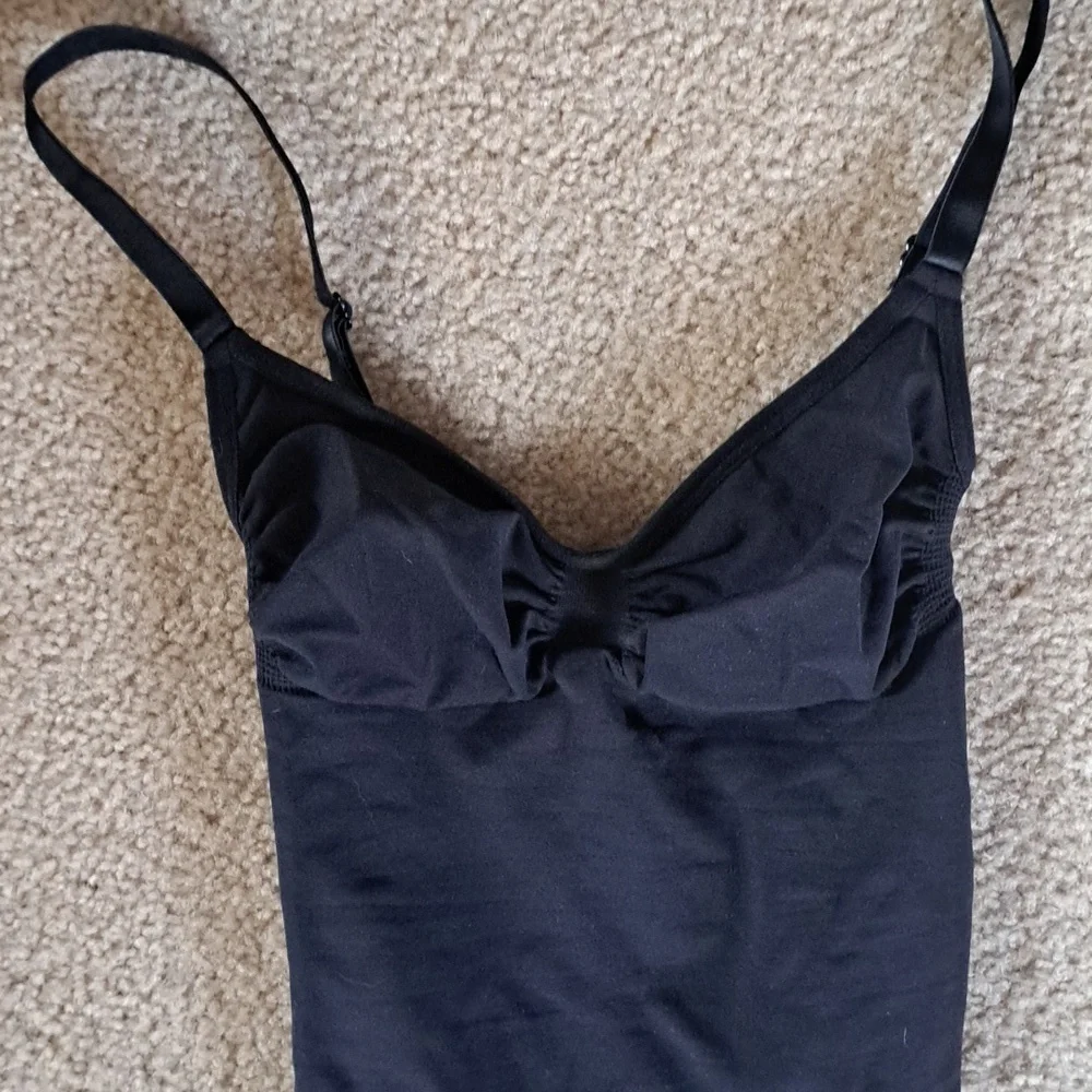SMALL   SKIMS LONGLINE BODYSUIT - Picture 5 of 10